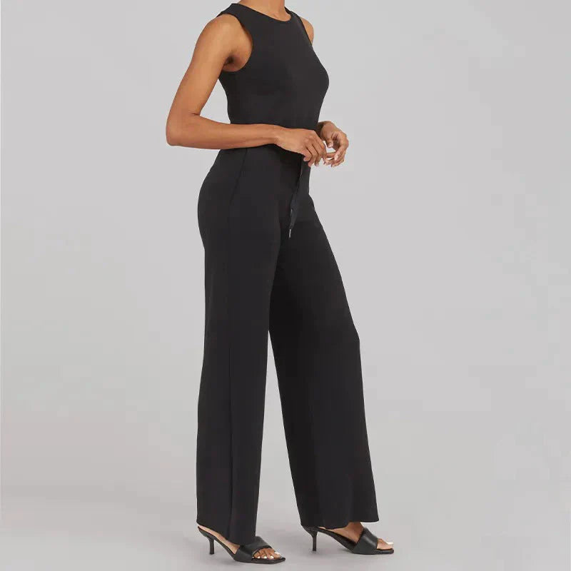 Mia - ærmeløs jumpsuit med brede ben og bindebånd i taljen
