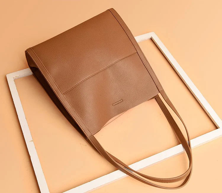 Jula - Ensfarvet crossbody-taske i ægte læder