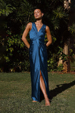 Lang Satin Kjole med Slids | Polyester | Elegant & Tidløs
