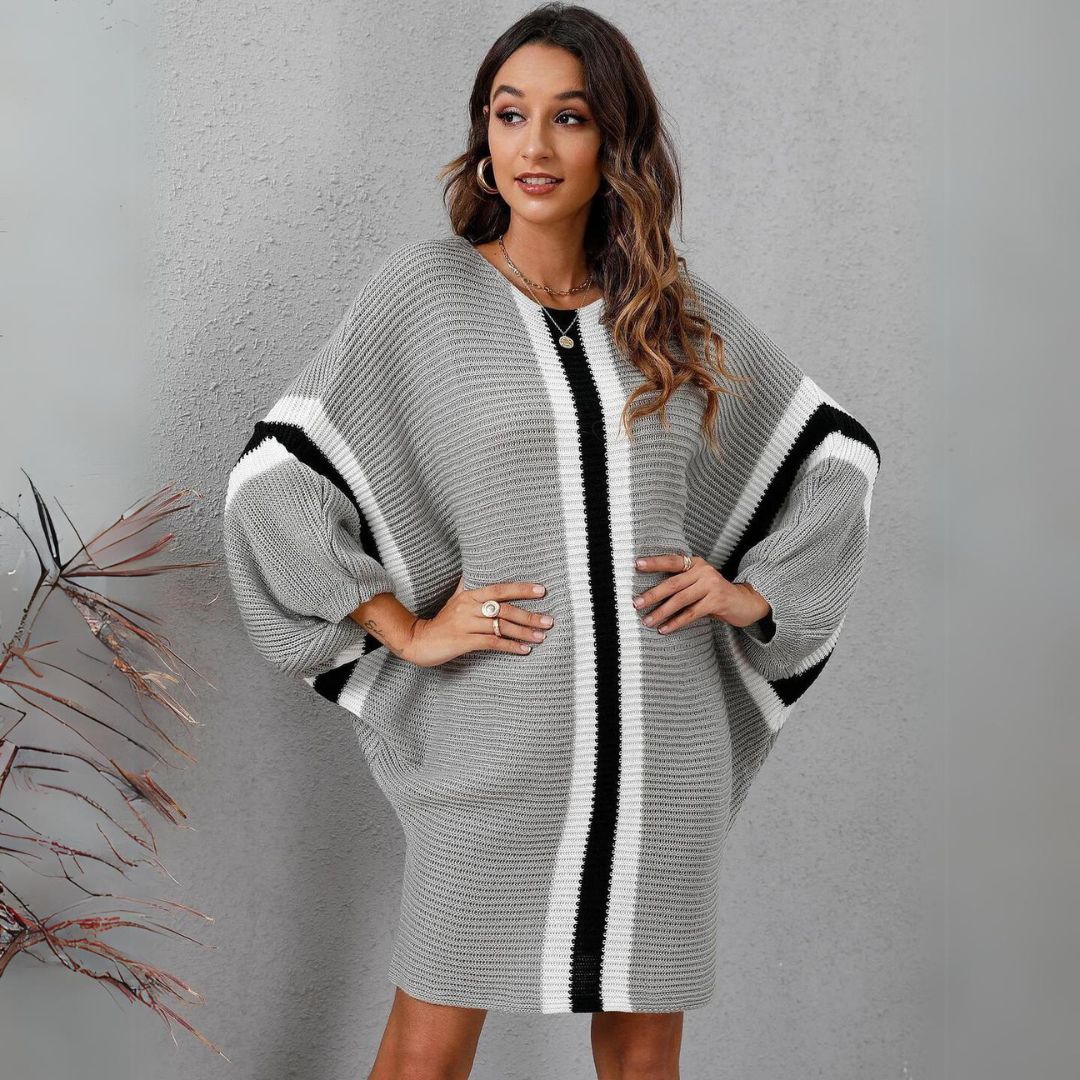 Aria - Oversized strik poncho med stribet accent