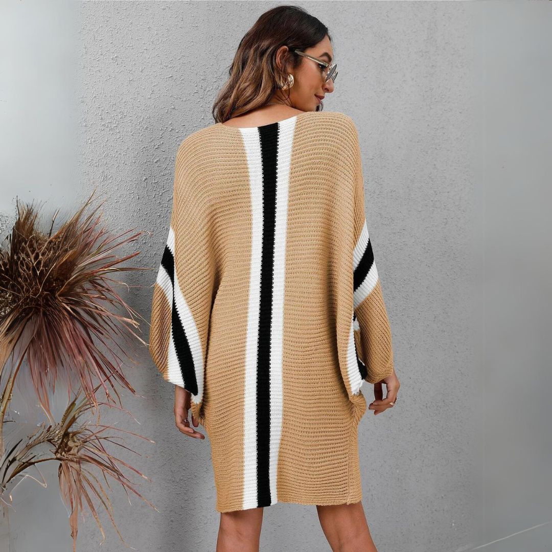 Aria - Oversized strik poncho med stribet accent