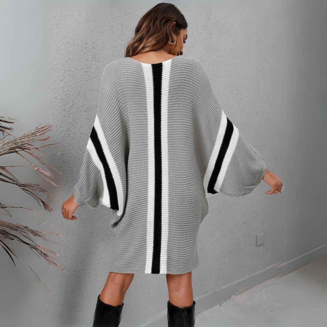 Aria - Oversized strik poncho med stribet accent