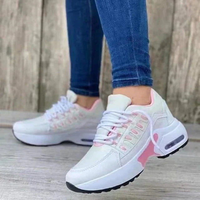 Lynn - Vulkaniserede kilehælssneakers med snøre