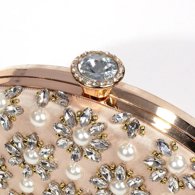 Adelaide - perle- og krystaludsmykket blomsterclutch