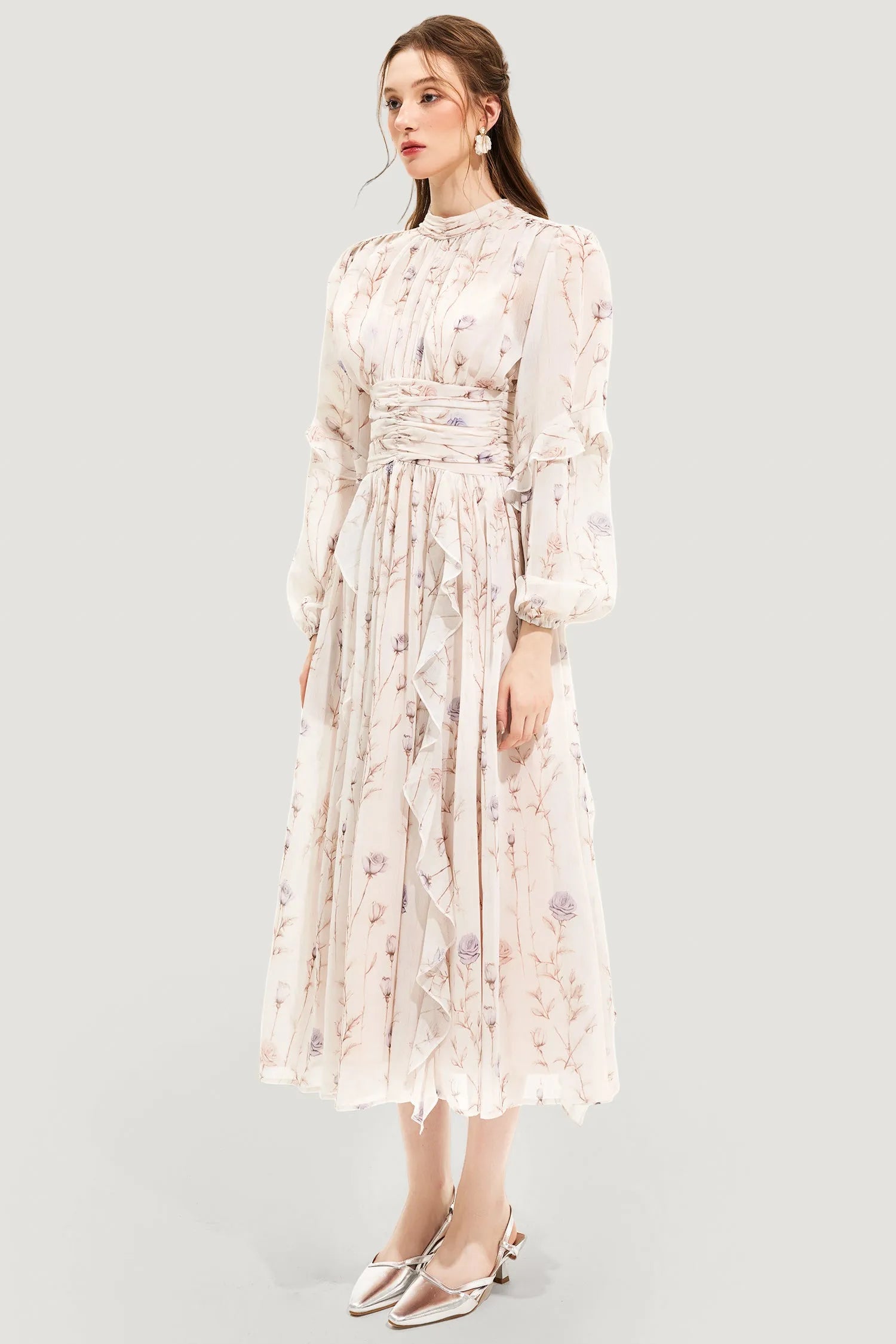 Maxikjole med Blomsterprint | Høj Hals & Flæsedetaljer | Romantisk & Elegant