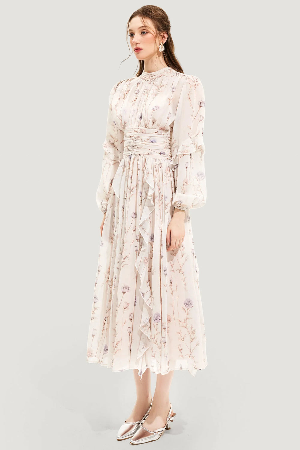 Maxikjole med Blomsterprint | Høj Hals & Flæsedetaljer | Romantisk & Elegant