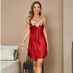 Evelyn - Satin Chemise med Blondestykker
