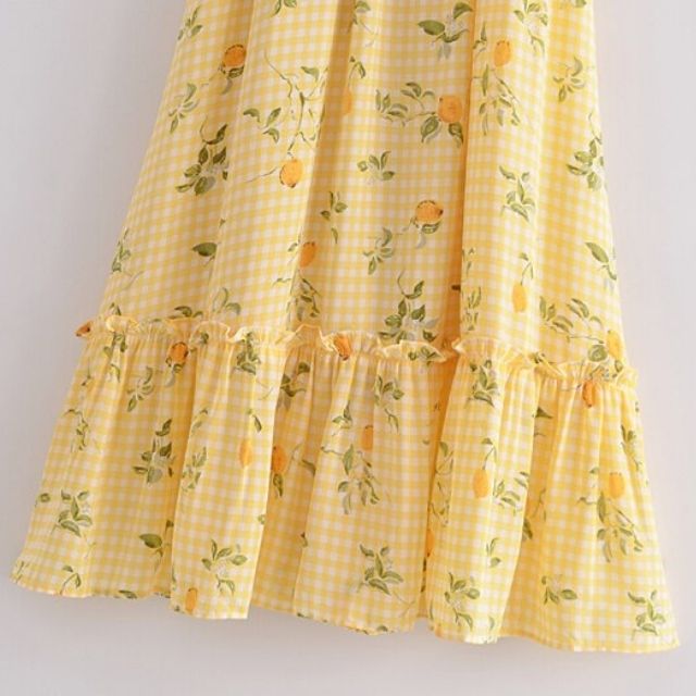 Tessa - Ruched midikjole med flæsekant