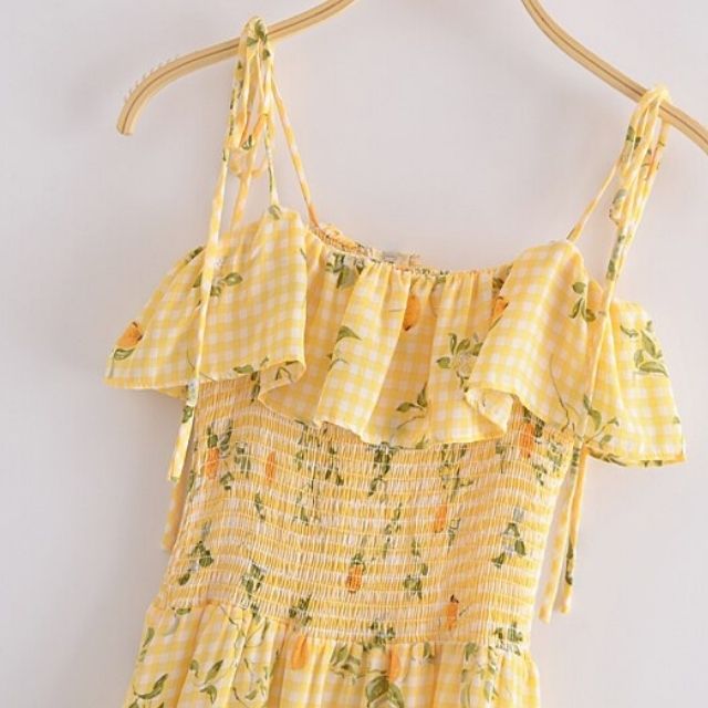 Tessa - Ruched midikjole med flæsekant
