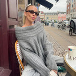 Mia - Asymmetrisk ribstrikket sweater med krave