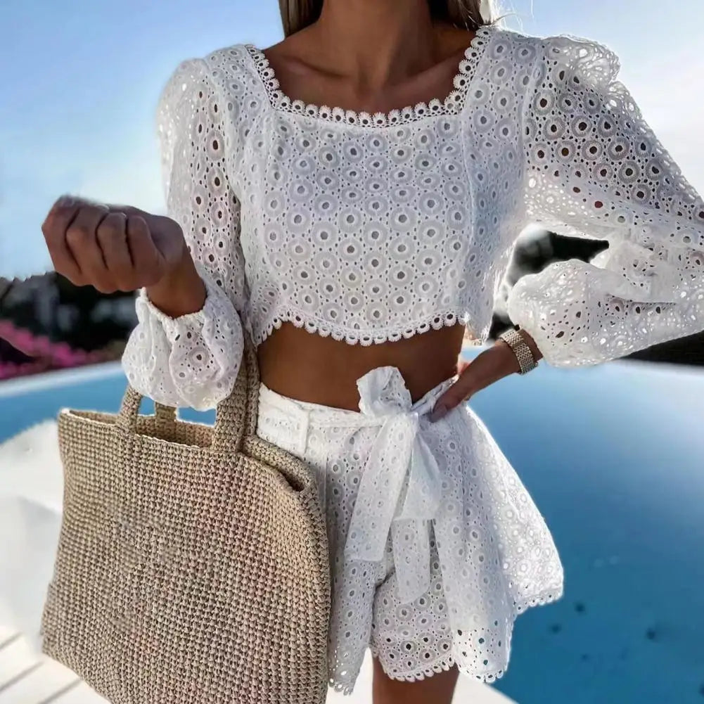Elena - Blonde Crop Top og Shorts Sæt med pufærmer