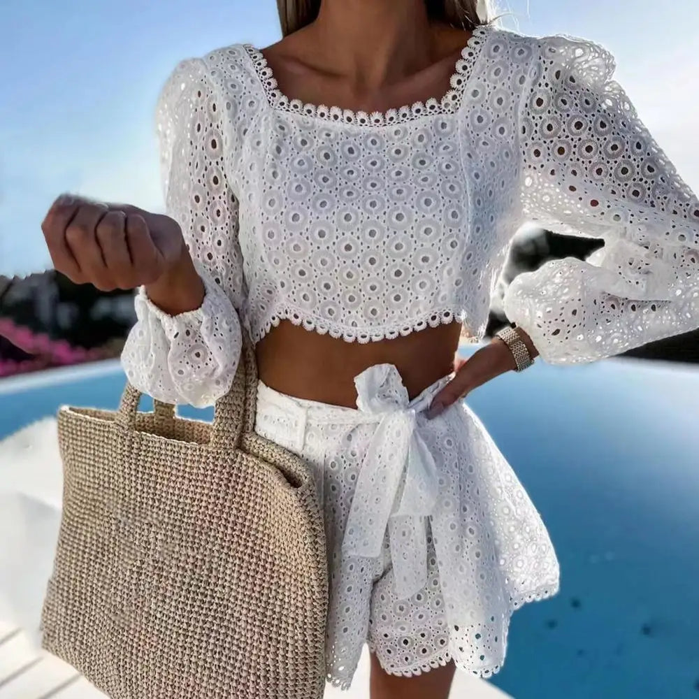 Elena - Blonde Crop Top og Shorts Sæt med pufærmer