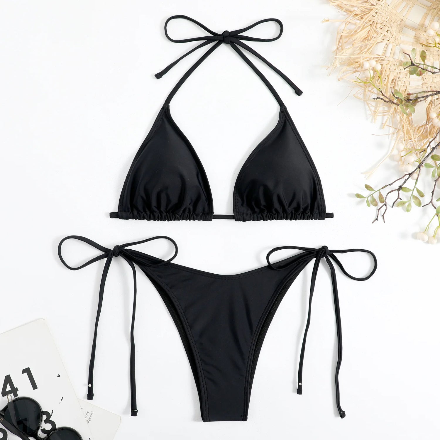 MODA Ensfarvet bikinier med justerbare stropper og bindebånd i siden