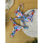 MODA  Blomsterprintet bikinier i to dele med push up-bh og g-streng