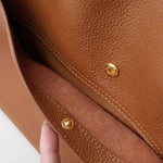 Jula - Ensfarvet crossbody-taske i ægte læder