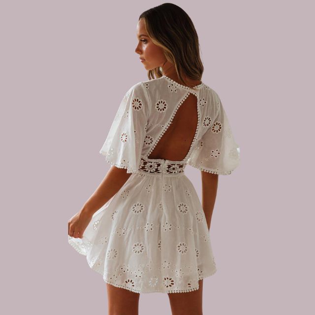 Isabella - broderie anglaise kjole med hæklet taljedetalje