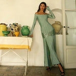 Sienna - off-the-shoulder plisseret maxikjole med teksturerede detaljer