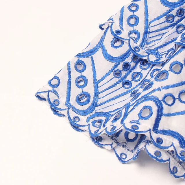 Liana - Ruched bandeau minikjole med blåt paisley mønster