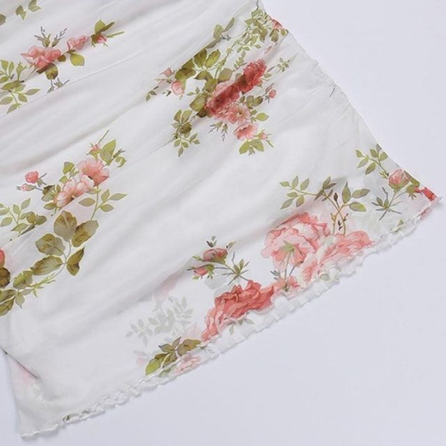 Cara - blomstret rynket minikjole med flosset kant