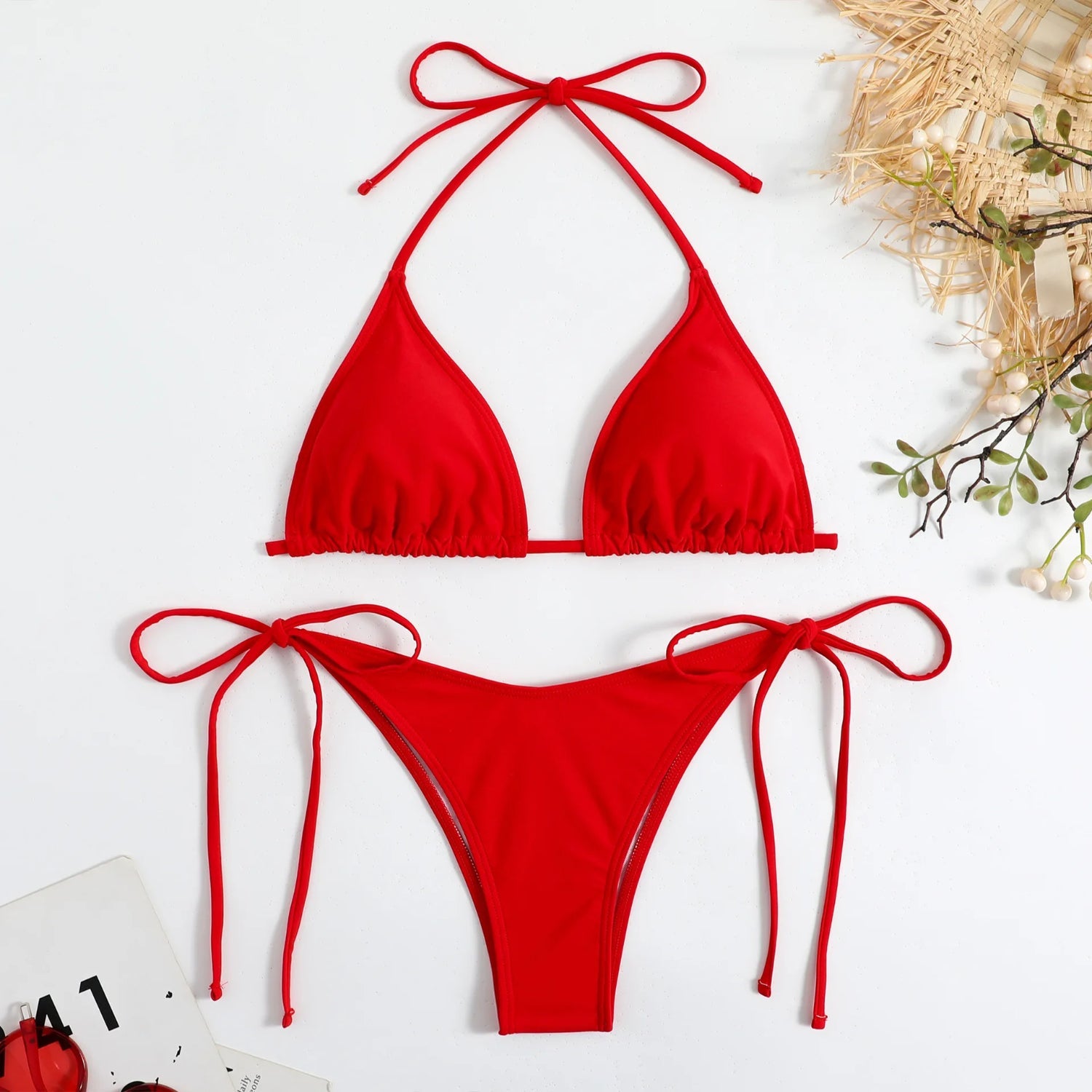 MODA Ensfarvet bikinier med justerbare stropper og bindebånd i siden