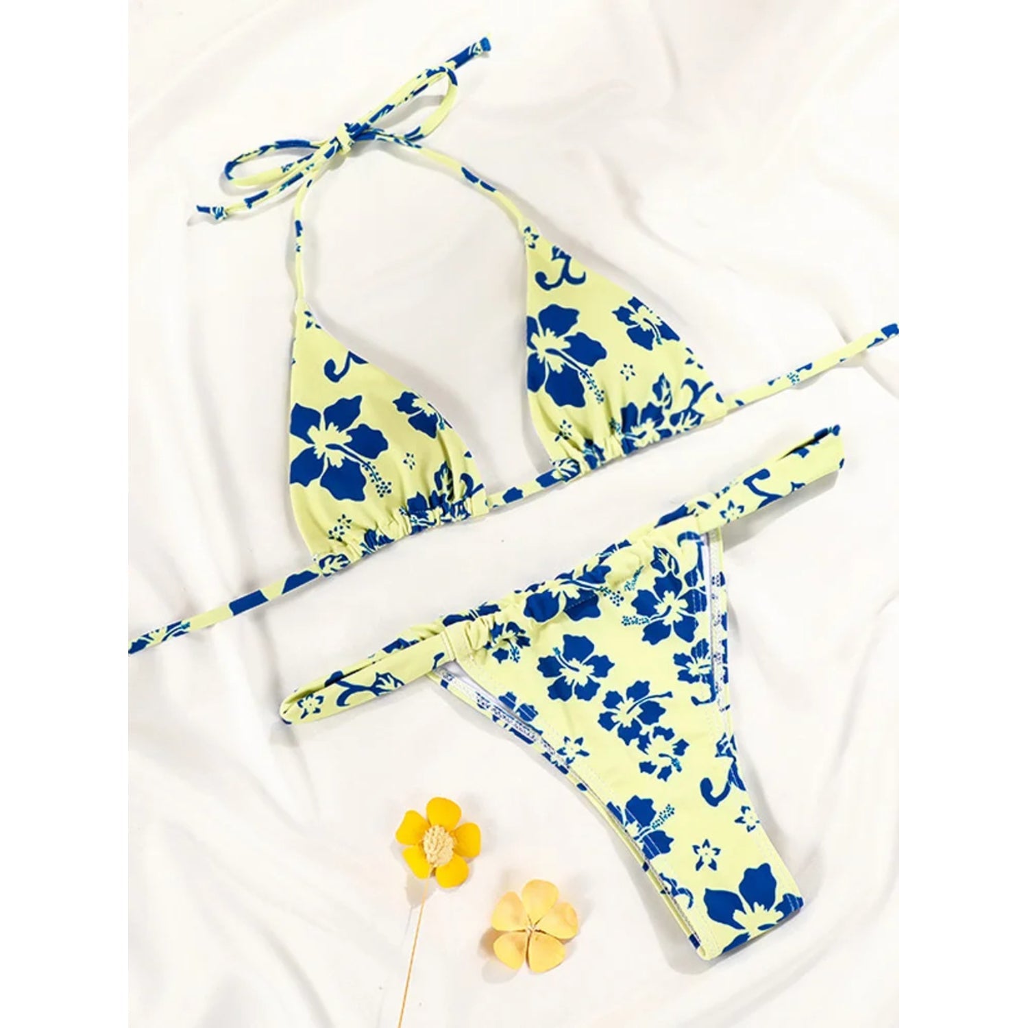 MODA Printed vut out bikinier med blomstret bh og lavtaljet g-streng