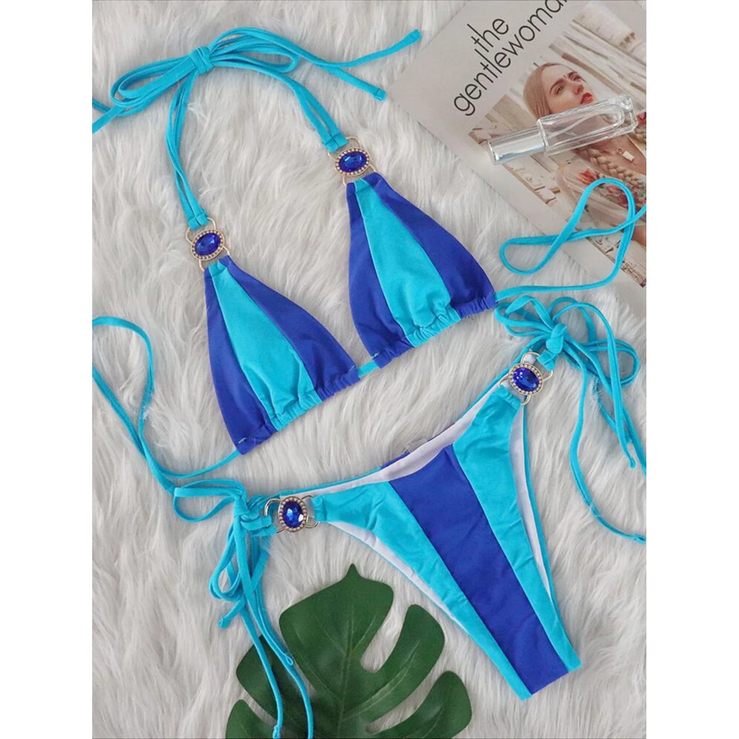 MODA Bikinier i to dele med halterneck og juveludsmykning