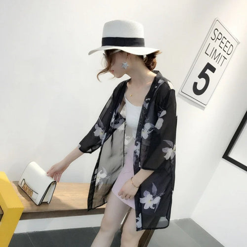 MODA hvid kimono med fjerprint og v-hals