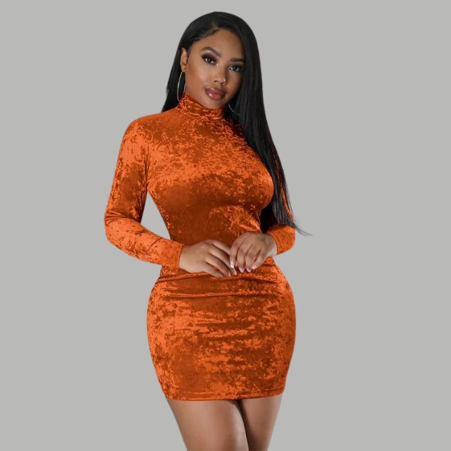 Celina - Velvet bodycon kjole med rullekrave