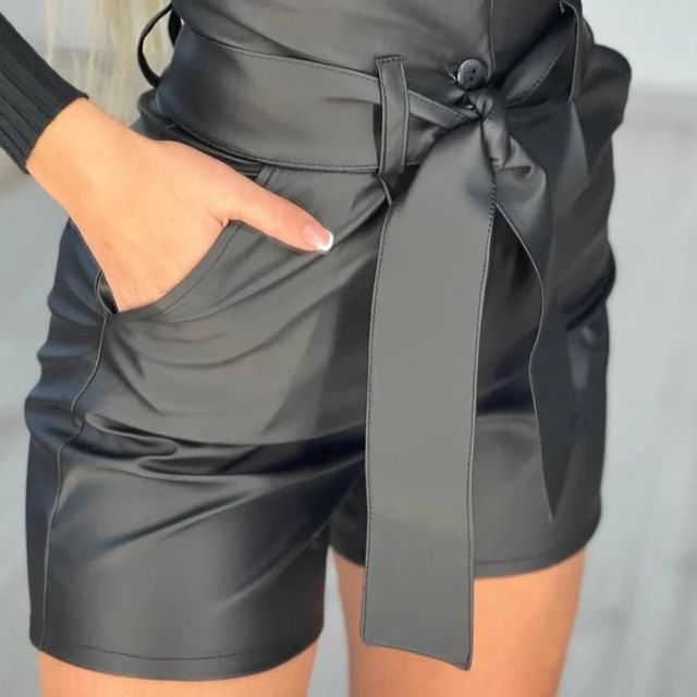 Valentina - Smarte shorts med bælte og bindebånd