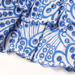 Liana - Ruched bandeau minikjole med blåt paisley mønster