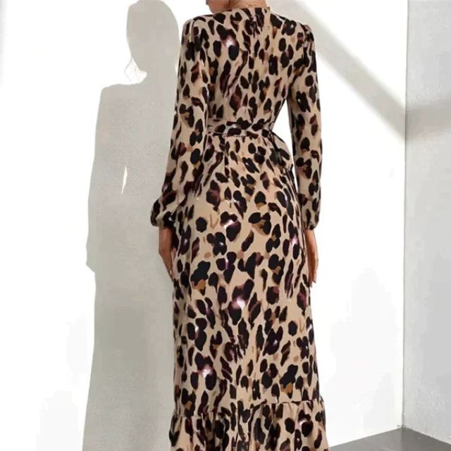 Naomi - Chic slå-om-kjole i leopardprint