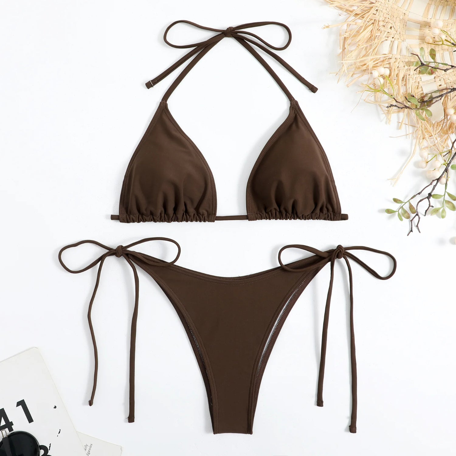 MODA Ensfarvet bikinier med justerbare stropper og bindebånd i siden