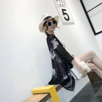 MODA hvid kimono med fjerprint og v-hals