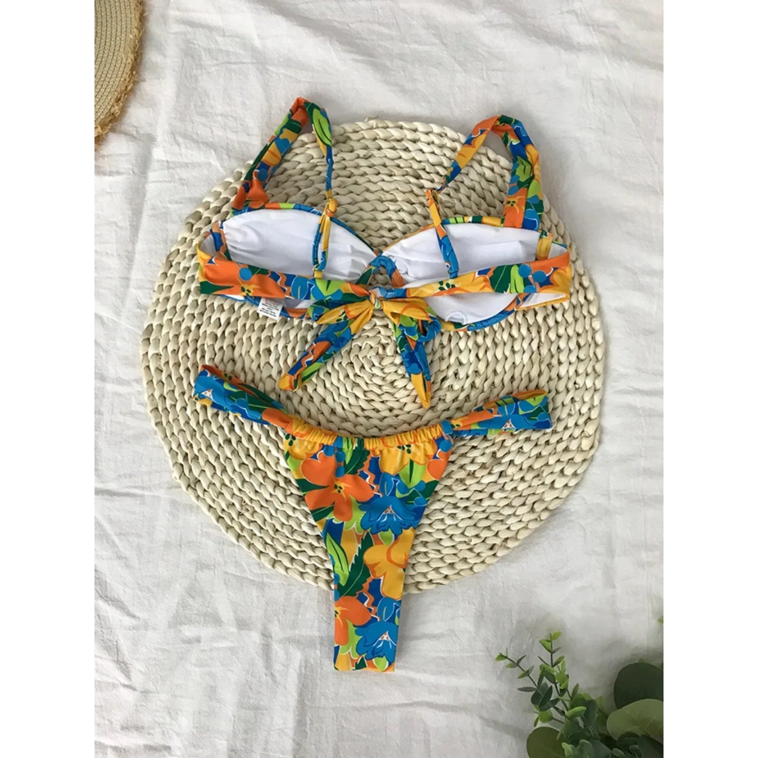 MODA  Blomsterprintet bikinier i to dele med push up-bh og g-streng