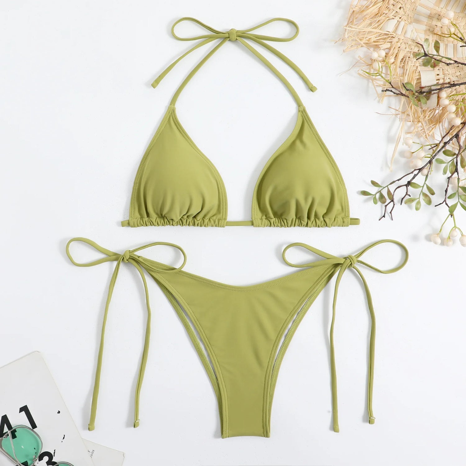 MODA Ensfarvet bikinier med justerbare stropper og bindebånd i siden