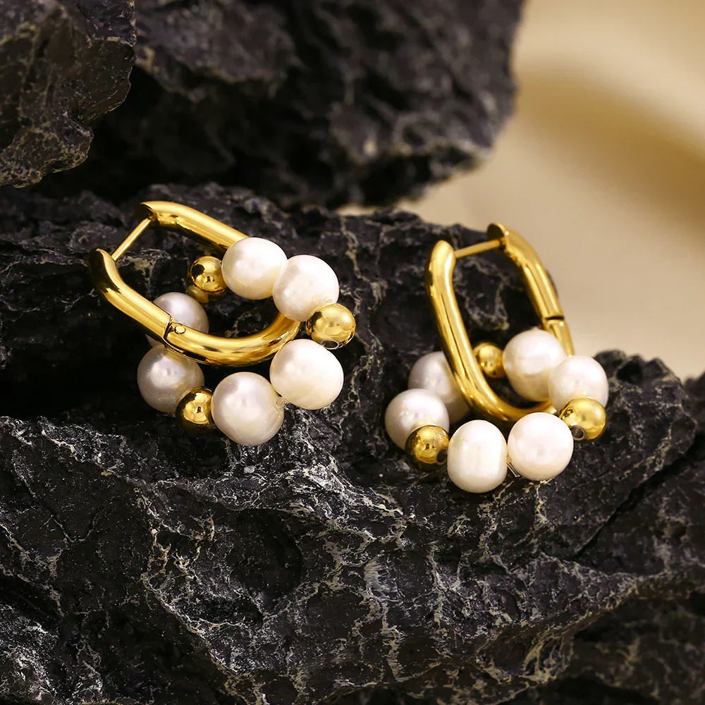 Pearlina - Golden Creoles med Perlenakzente