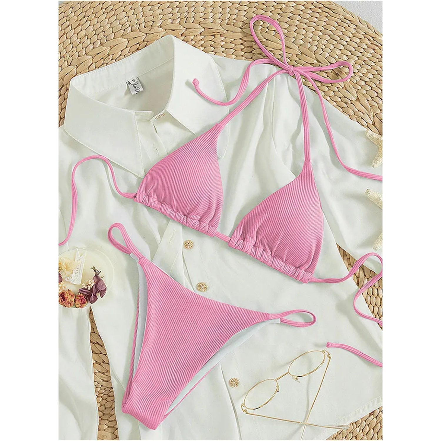 MODA Ensfarvet højtaljet halterneck-bikinier i pitstribet stof