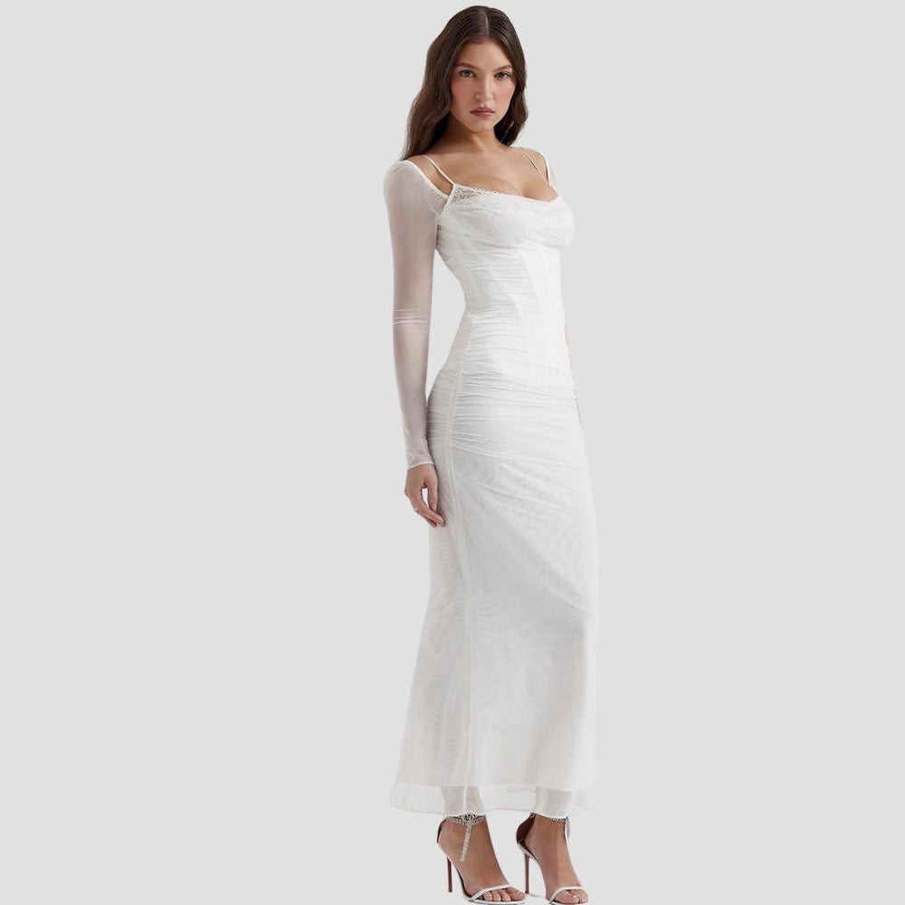 Gabriella - Elegant maxikjole med flæsede mesh-overlay