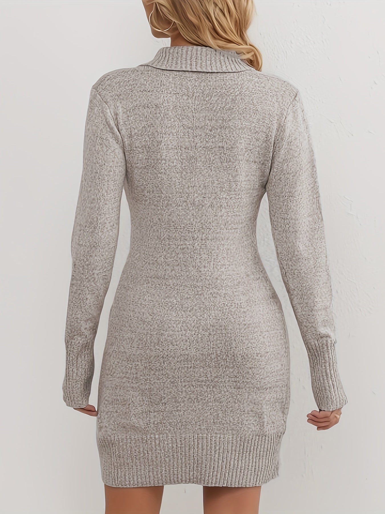 Strikkjole med Asymmetrisk Krave | Elegant & Varm | Tidløst Design