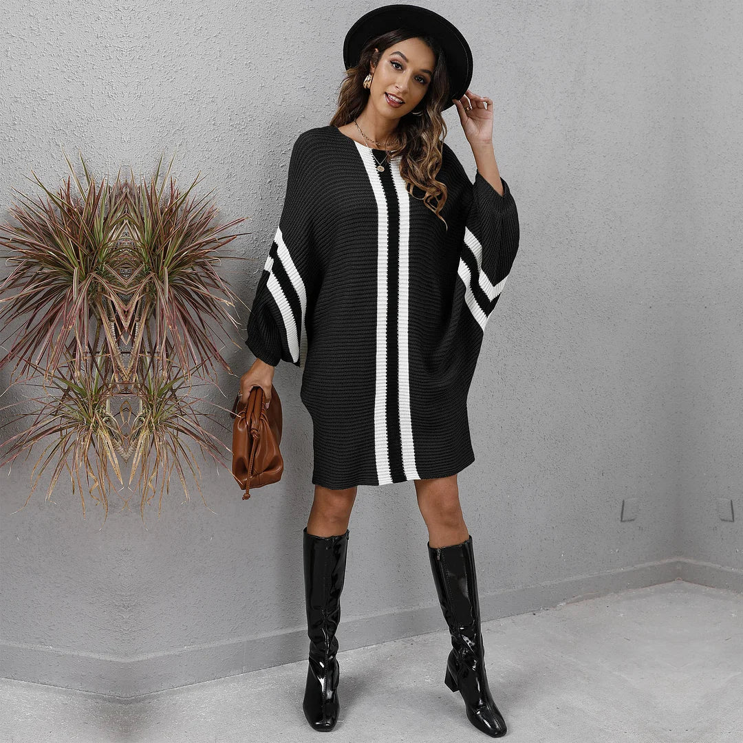 Aria - Oversized strik poncho med stribet accent