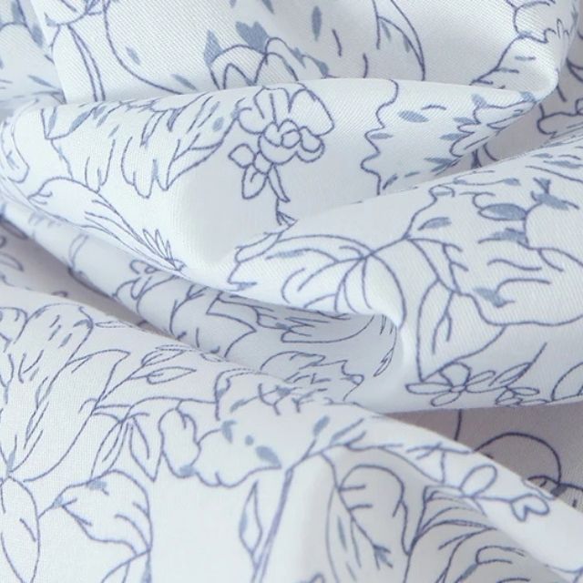Eloise - blomstret kjole med rynket talje og pufærmer
