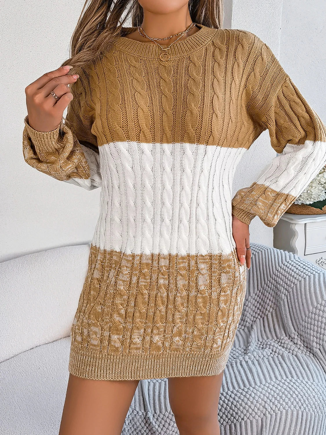 Strikket Sweaterkjole | Kabelstrik & Farveblok | Komfort & Stil