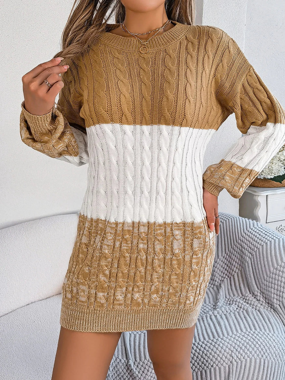 Strikket Sweaterkjole | Kabelstrik & Farveblok | Komfort & Stil