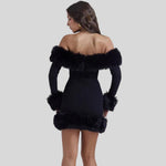 Valentina - Off-shoulder bodycon-kjole med kunstpelskant
