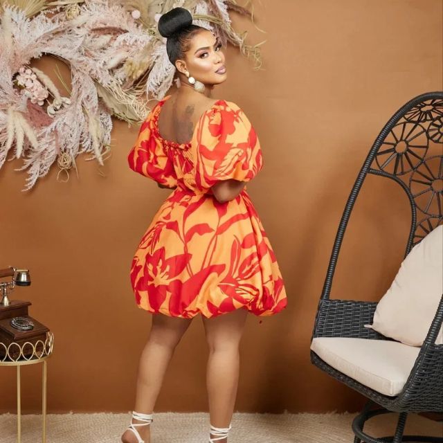 Isabella - Off-the-shoulder minikjole med ballonærmer