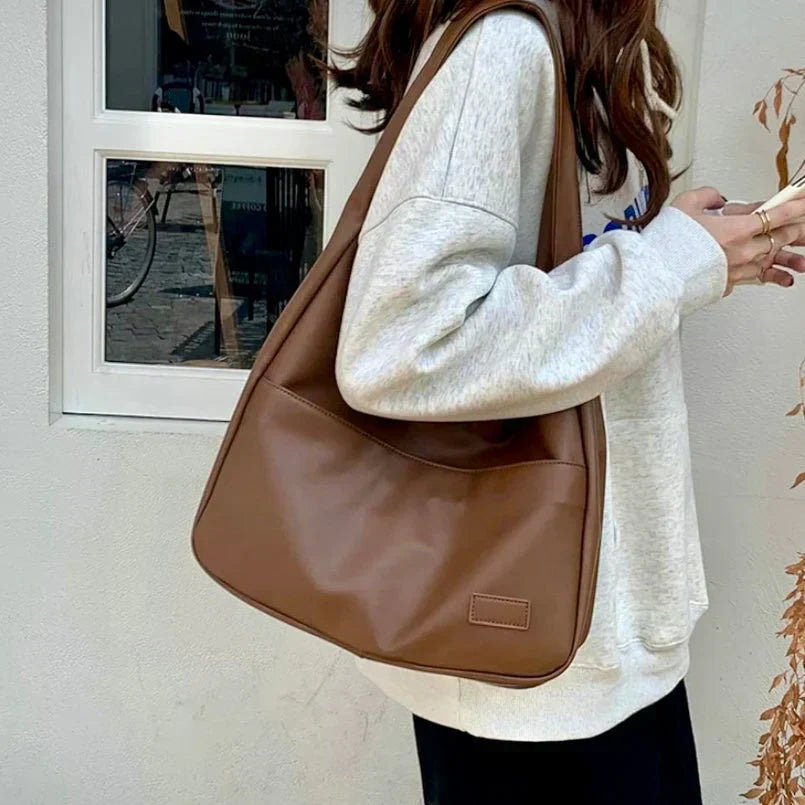 Ida - Tidløs Hobo-taske i læder for ubesværet elegance
