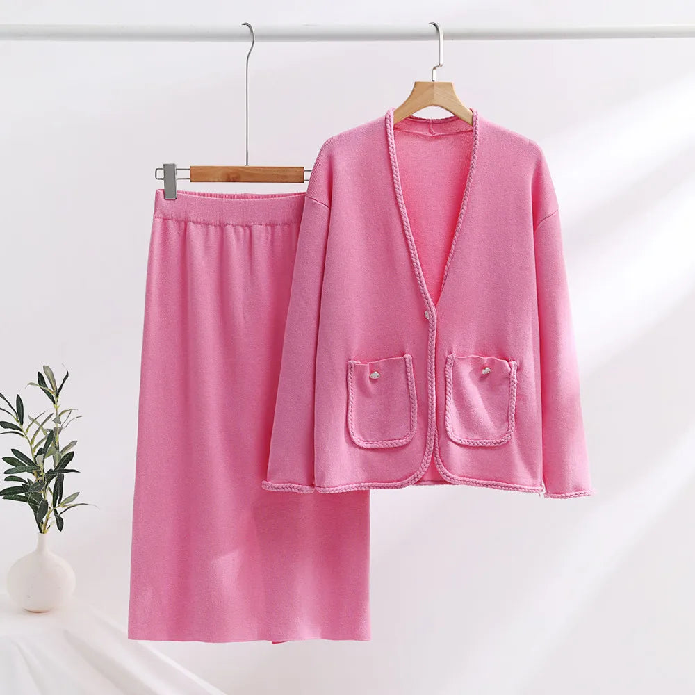 Alexandra - Elegant fritidssæt med cardigan med bælte og nederdel