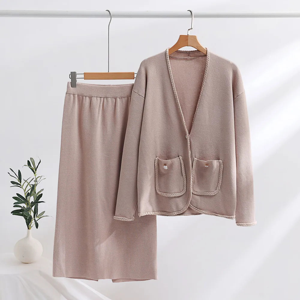 Alexandra - Elegant fritidssæt med cardigan med bælte og nederdel