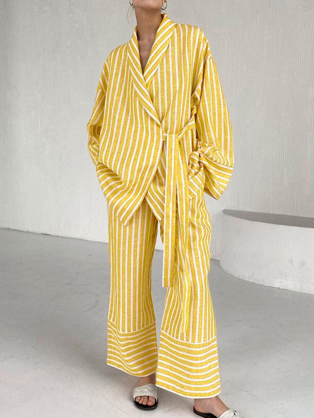 To-delt Sæt med Striber | Kimono-Top & Vide Bukser | Let & Trendy