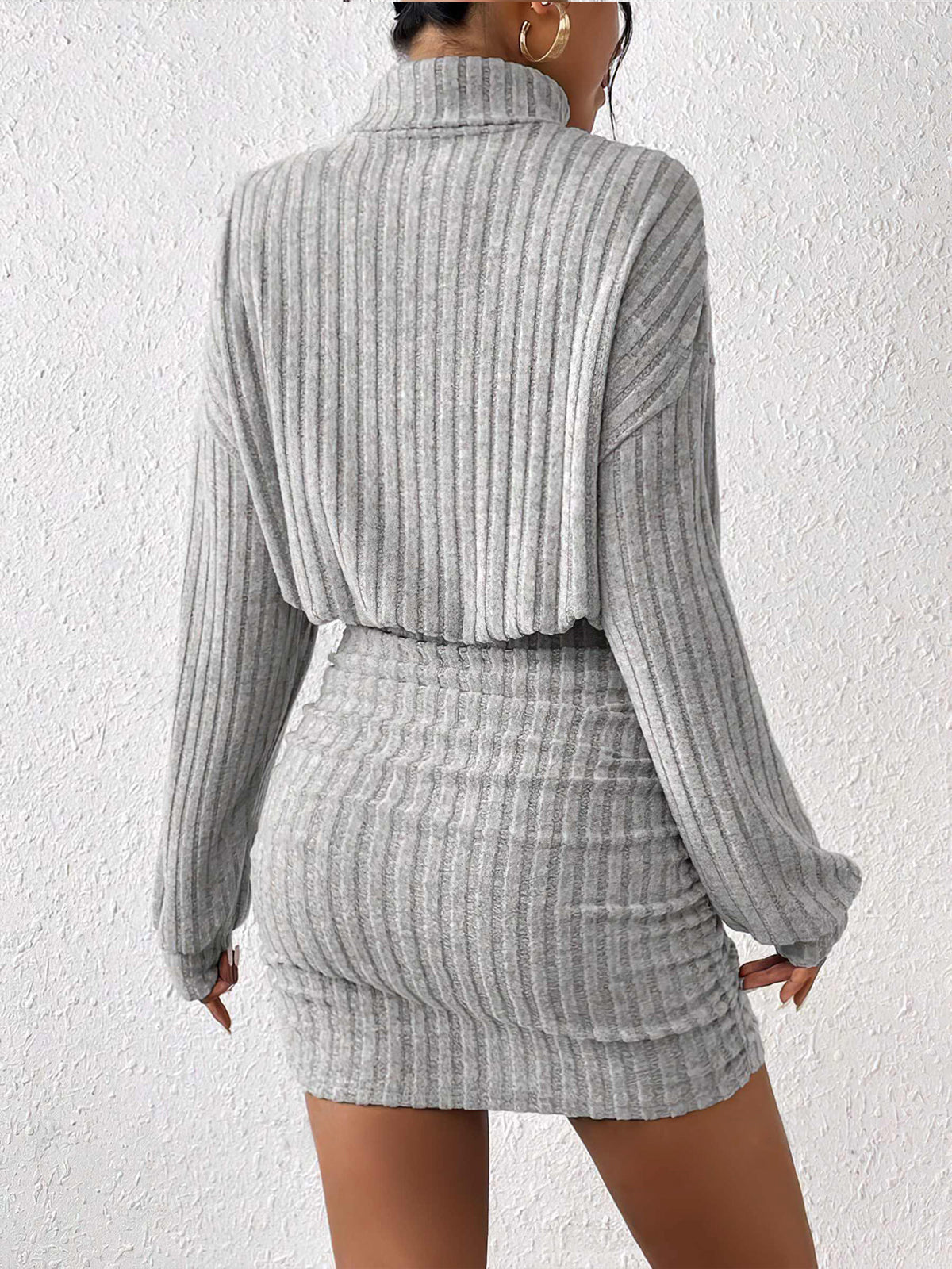 Ribstrikket Top med Høj Hals | Elastisk Materiale | Moderne & Elegant